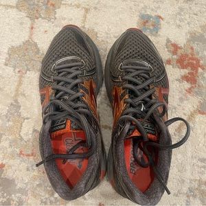 Brooks GTS 17 running shoes